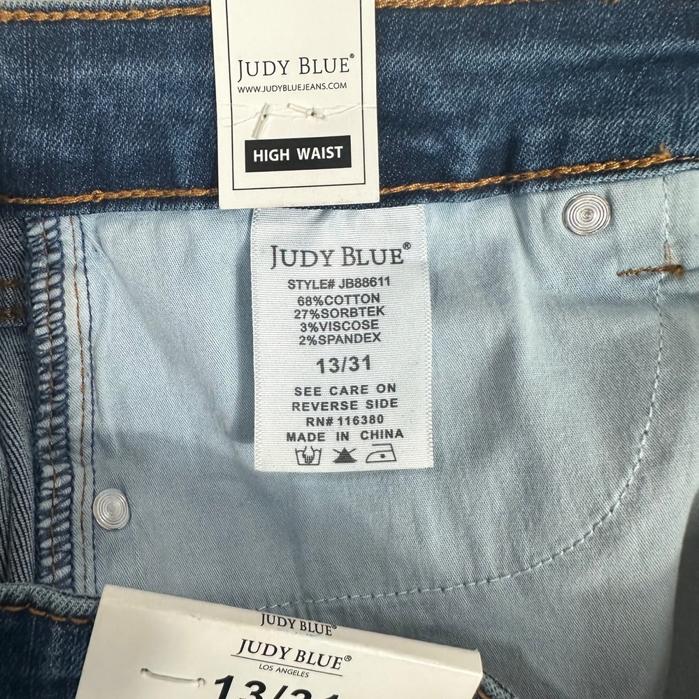 Judy Blue Sz 13/31 High Waist Flare Jeans Medium Wash Sorbtek Moisture Wicking - Picture 10 of 14